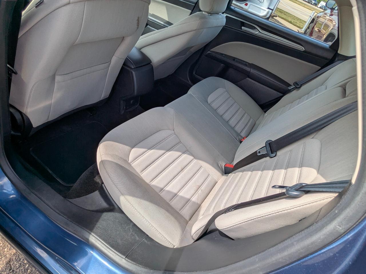 Ford Fusion S FWD 2018