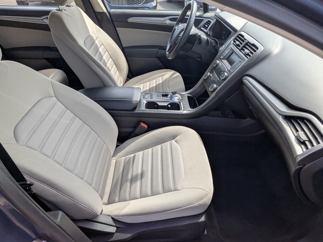 Ford Fusion S FWD 2018