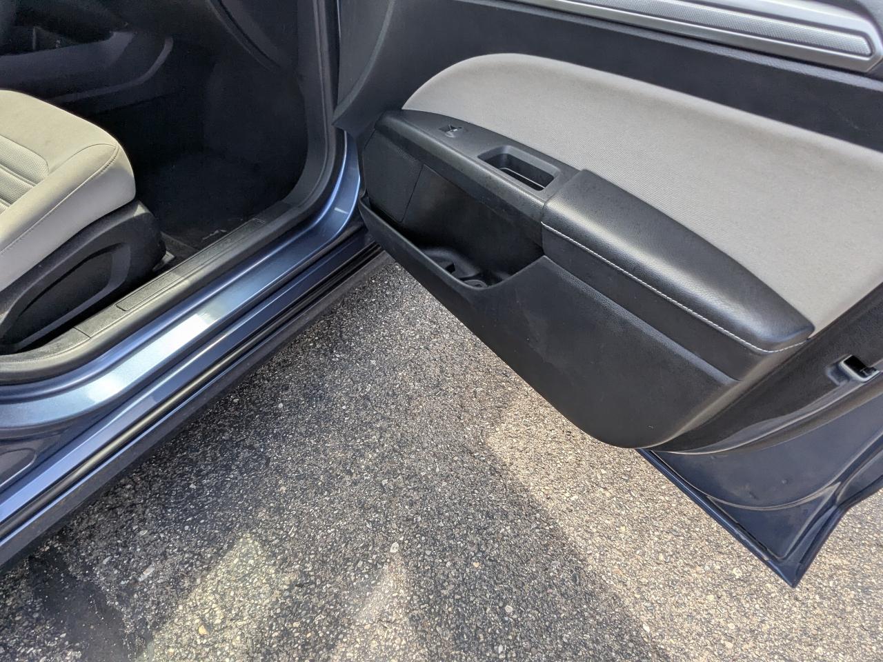 Ford Fusion S FWD 2018