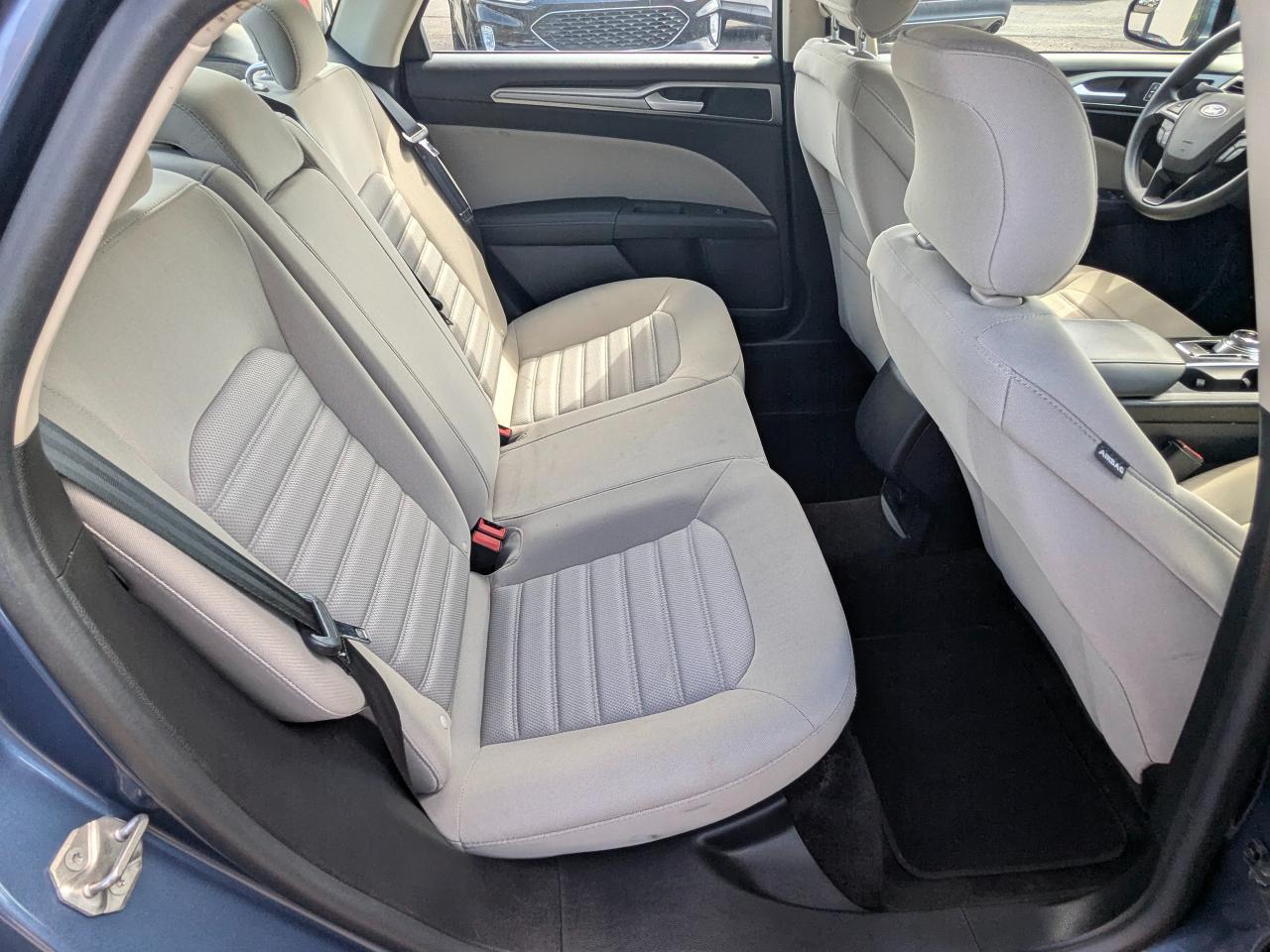Ford Fusion S FWD 2018