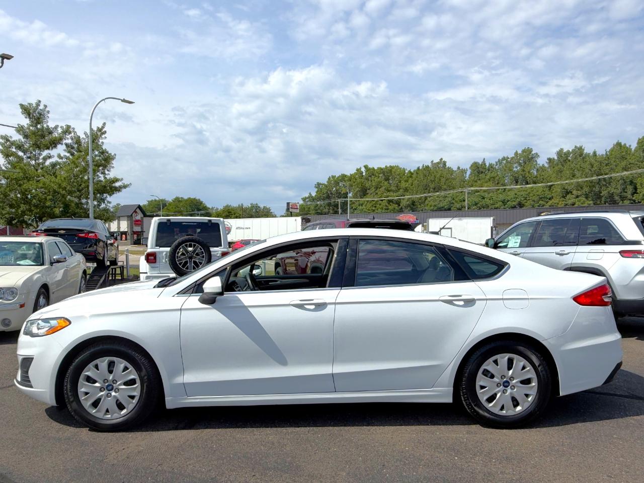 Ford Fusion S FWD 2019