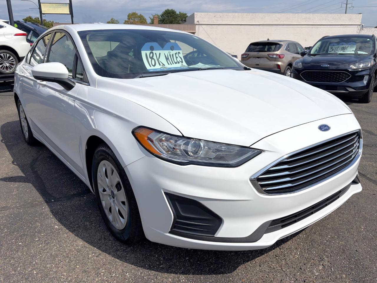 Ford Fusion S FWD 2019