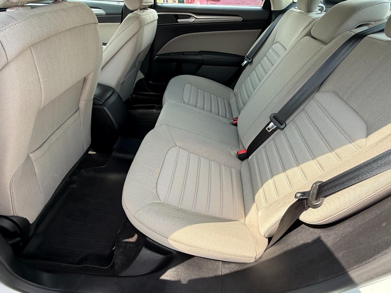 Ford Fusion S FWD 2019