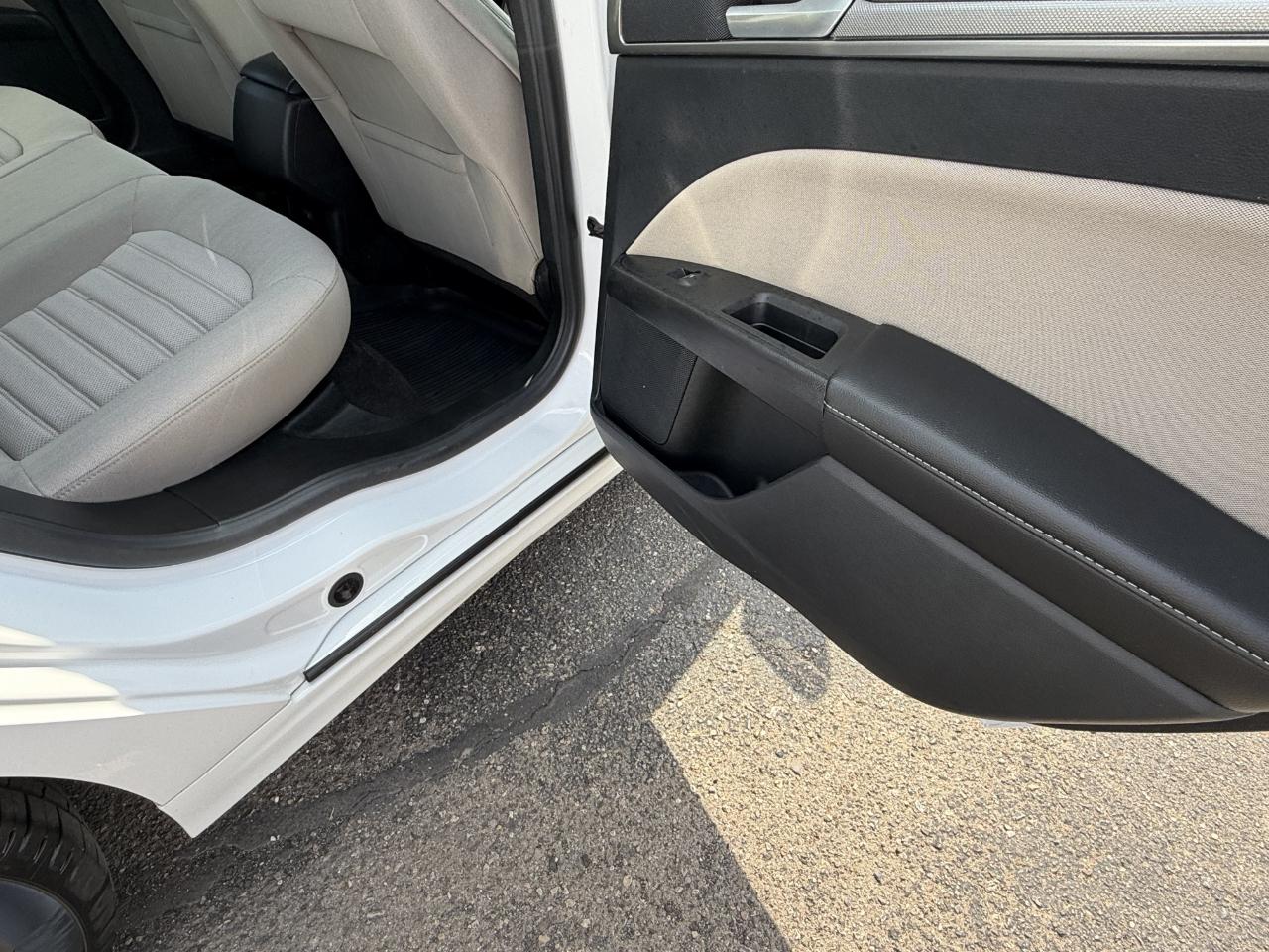 Ford Fusion S FWD 2019