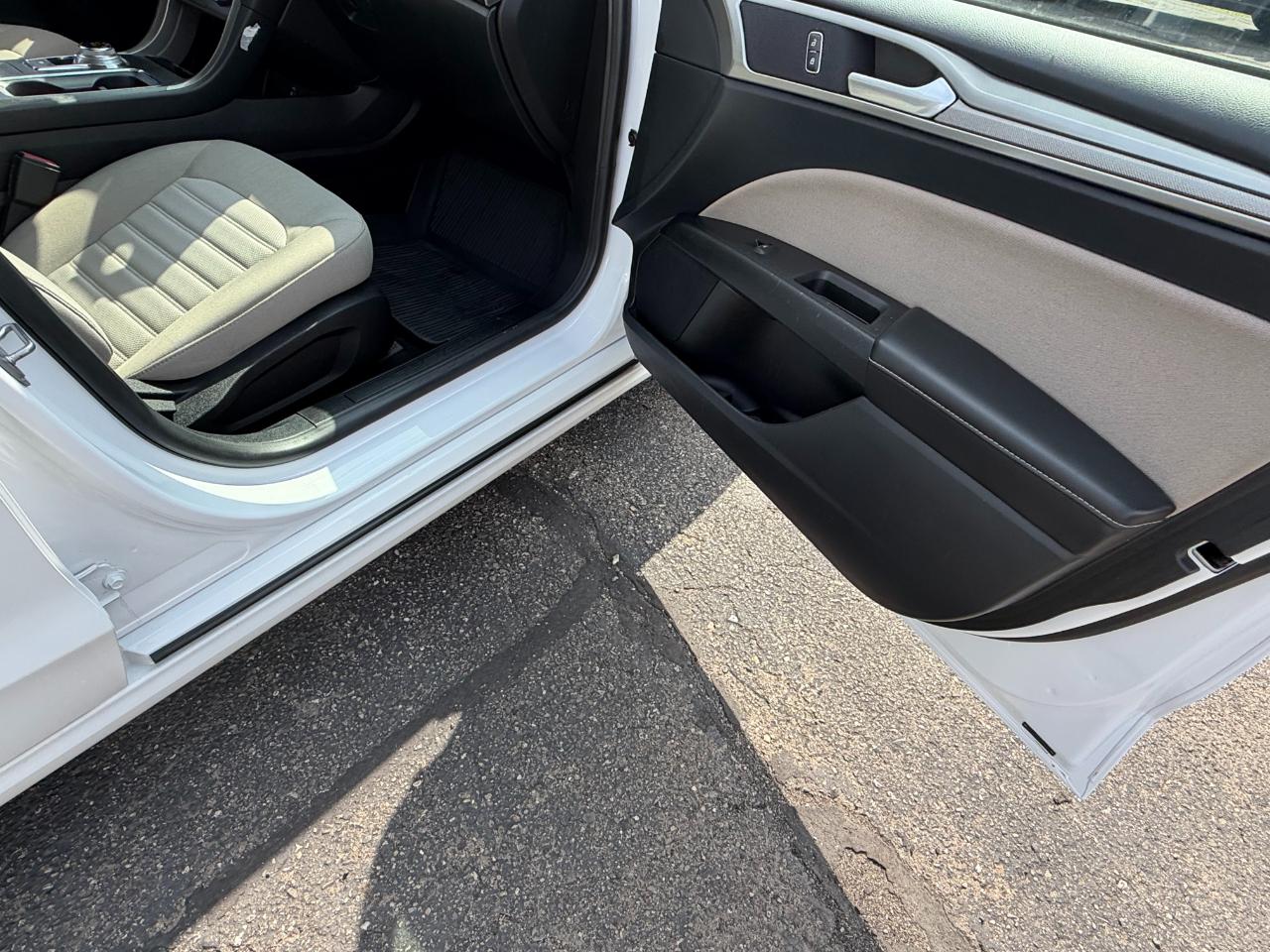 Ford Fusion S FWD 2019