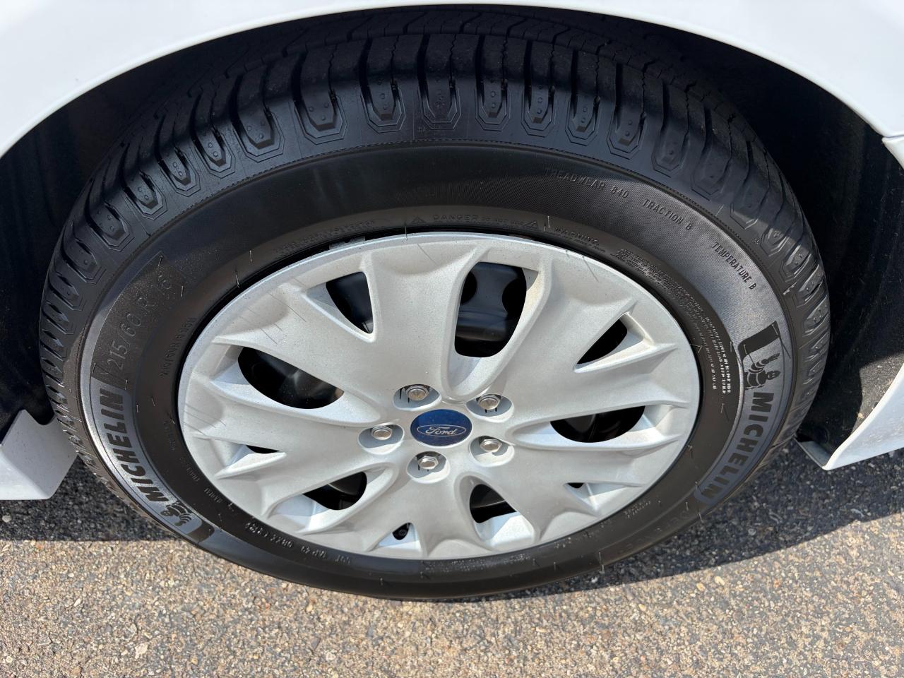 Ford Fusion S FWD 2019