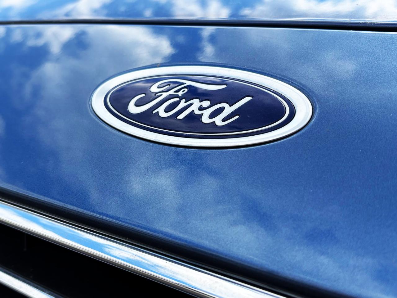 Ford Fusion S FWD 2019