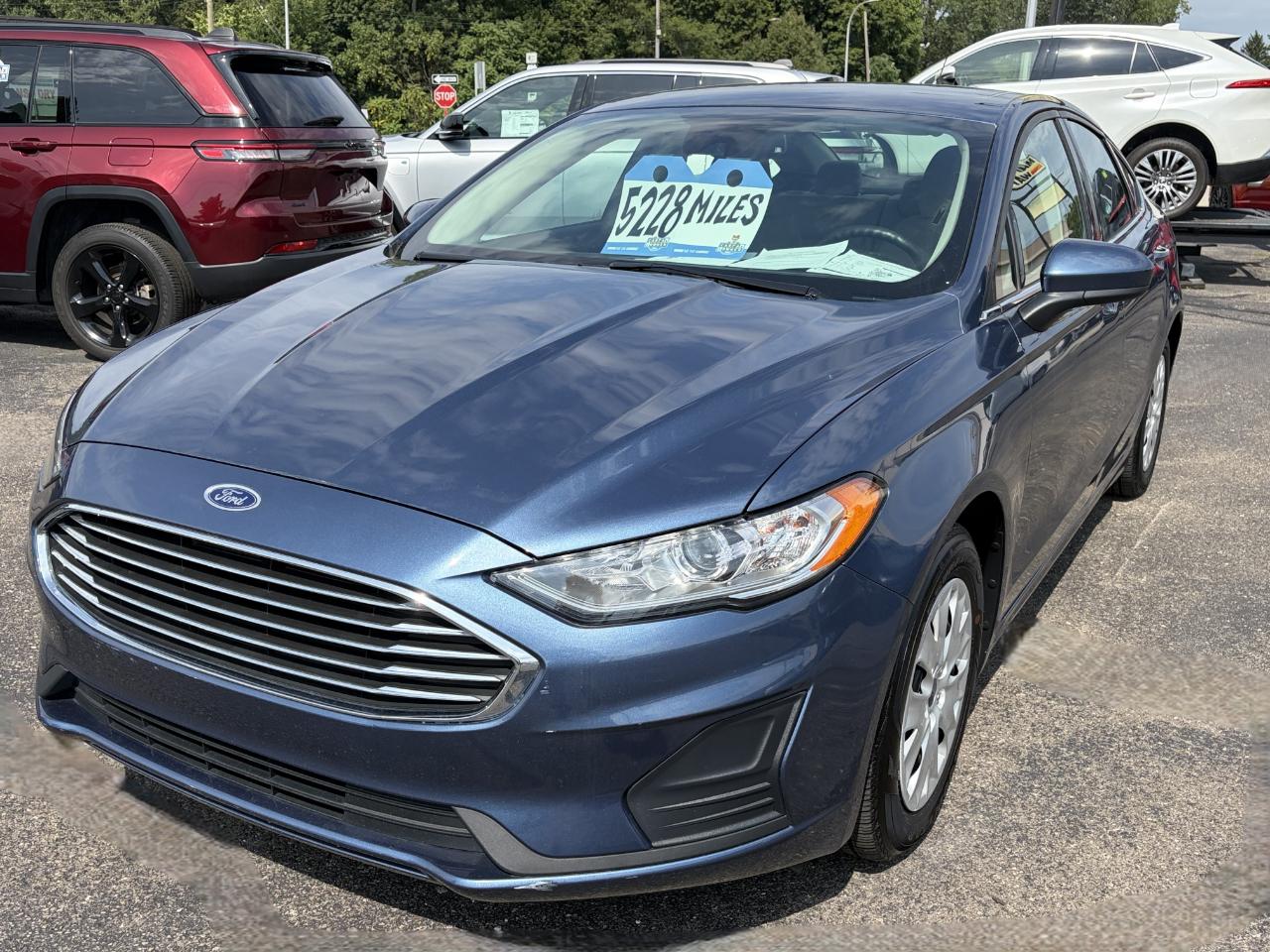 Ford Fusion S FWD 2019