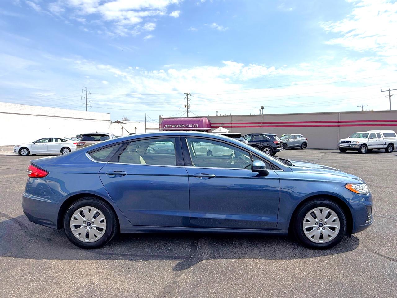 Ford Fusion S FWD 2019