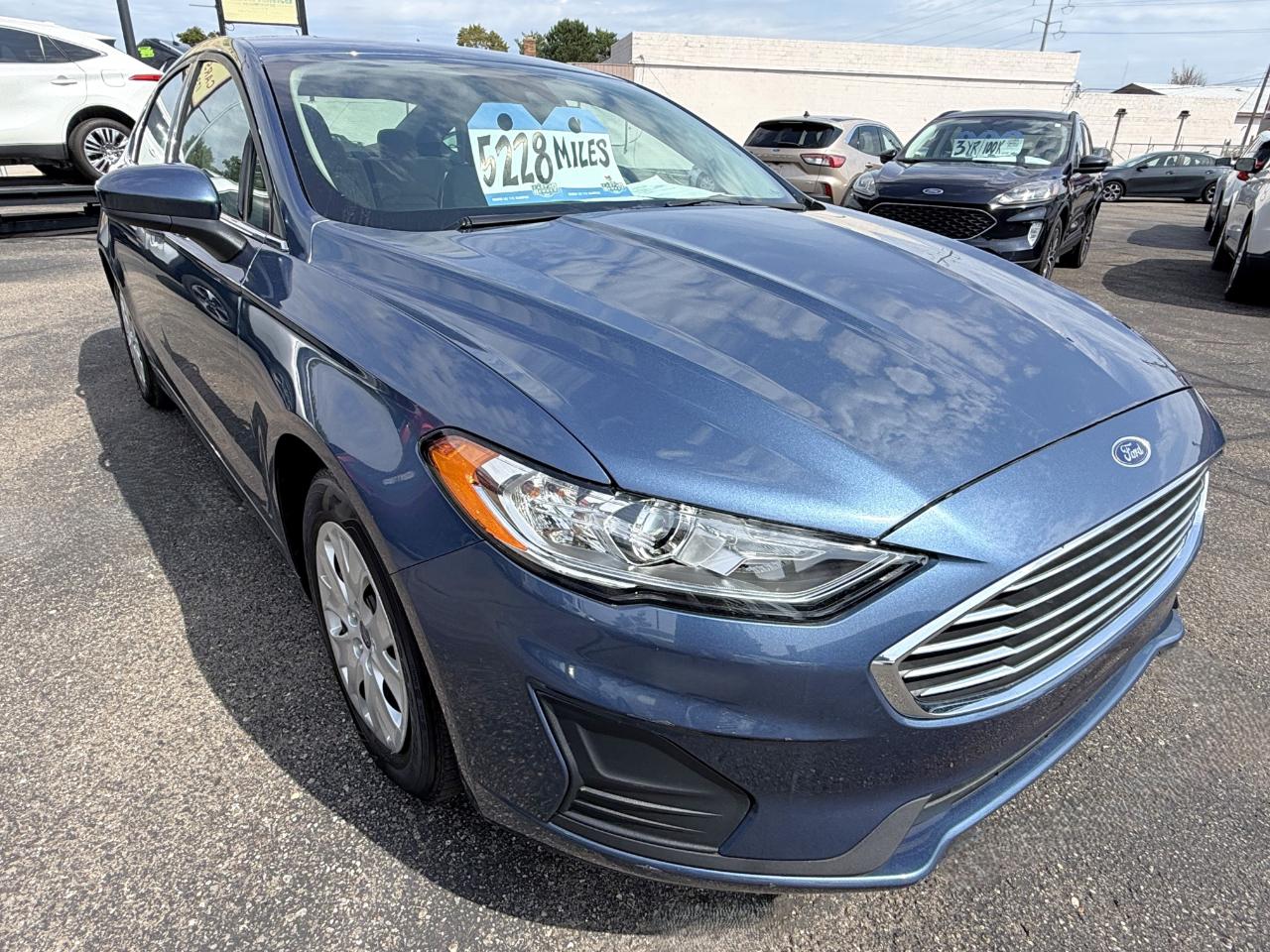 Ford Fusion S FWD 2019
