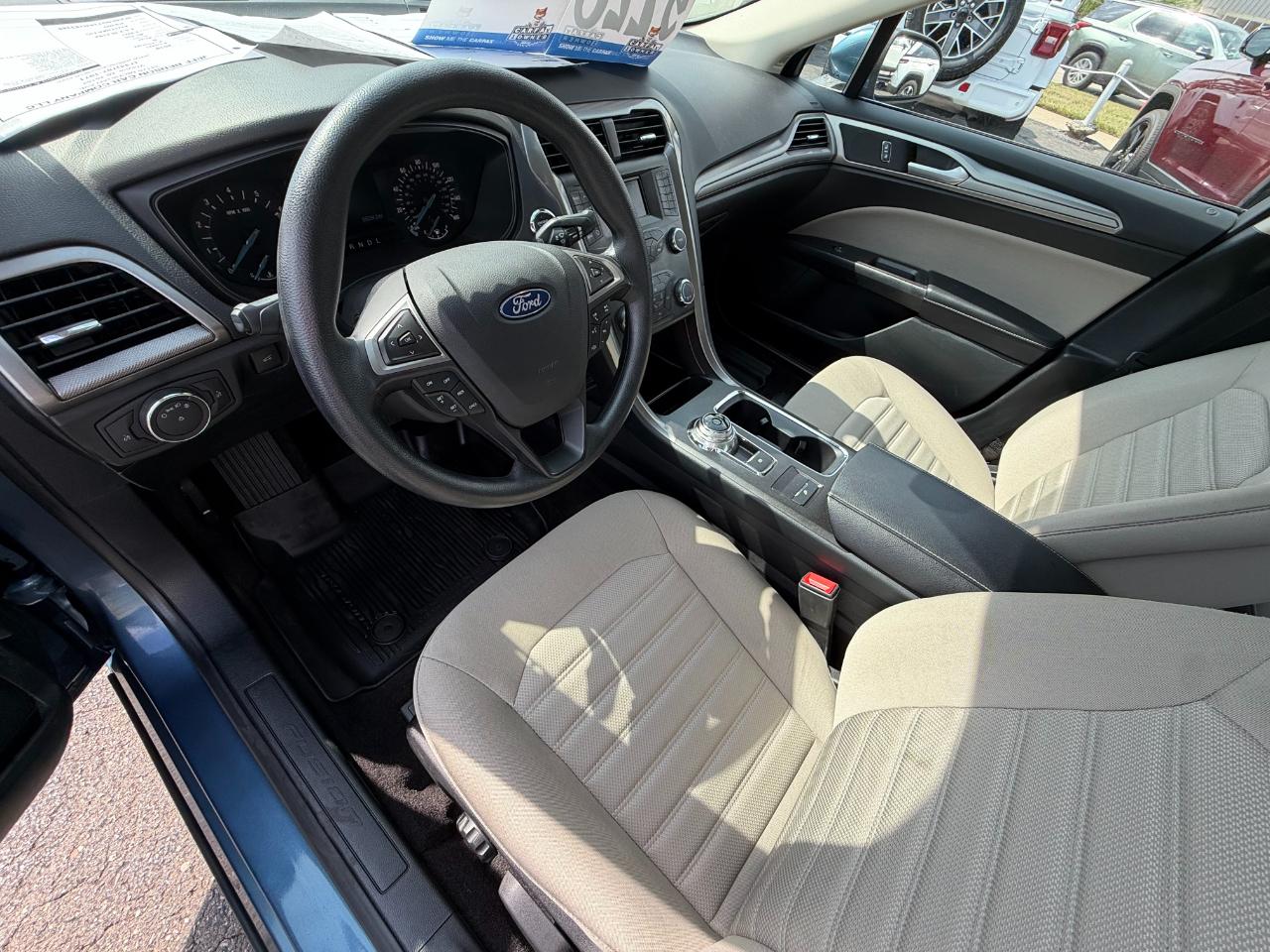 Ford Fusion S FWD 2019