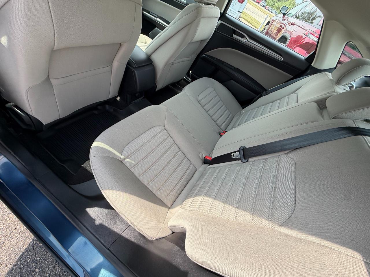Ford Fusion S FWD 2019