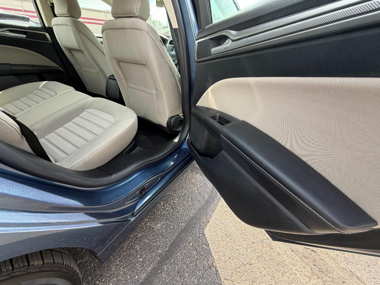 Ford Fusion S FWD 2019