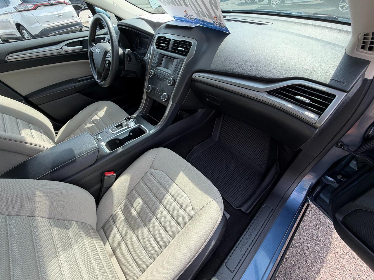 Ford Fusion S FWD 2019