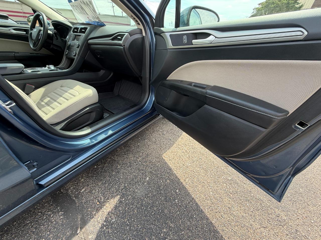 Ford Fusion S FWD 2019
