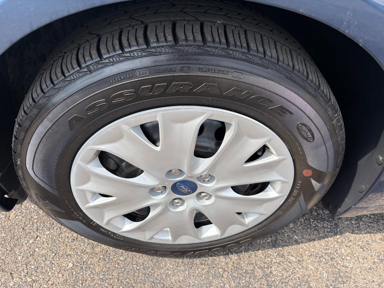 Ford Fusion S FWD 2019