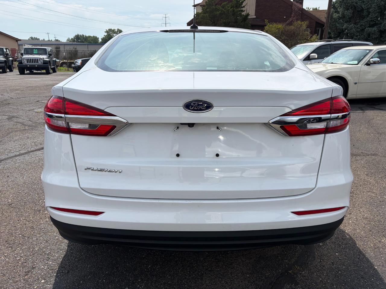 Ford Fusion S FWD 2019