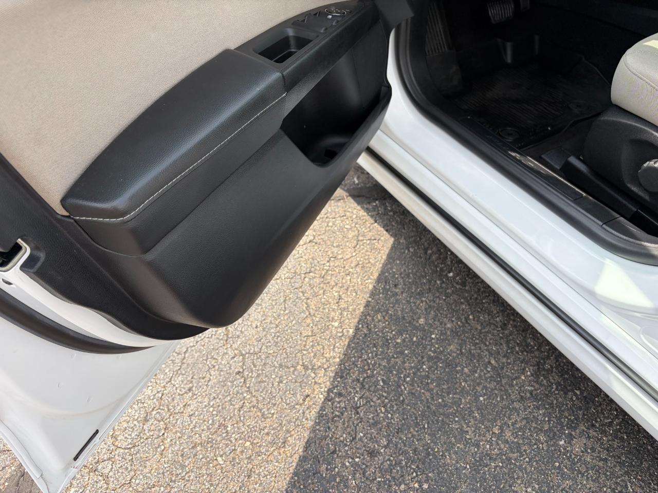 Ford Fusion S FWD 2019