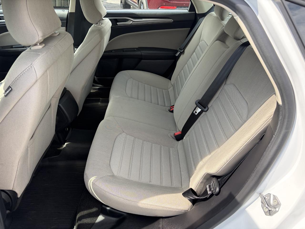 Ford Fusion S FWD 2019