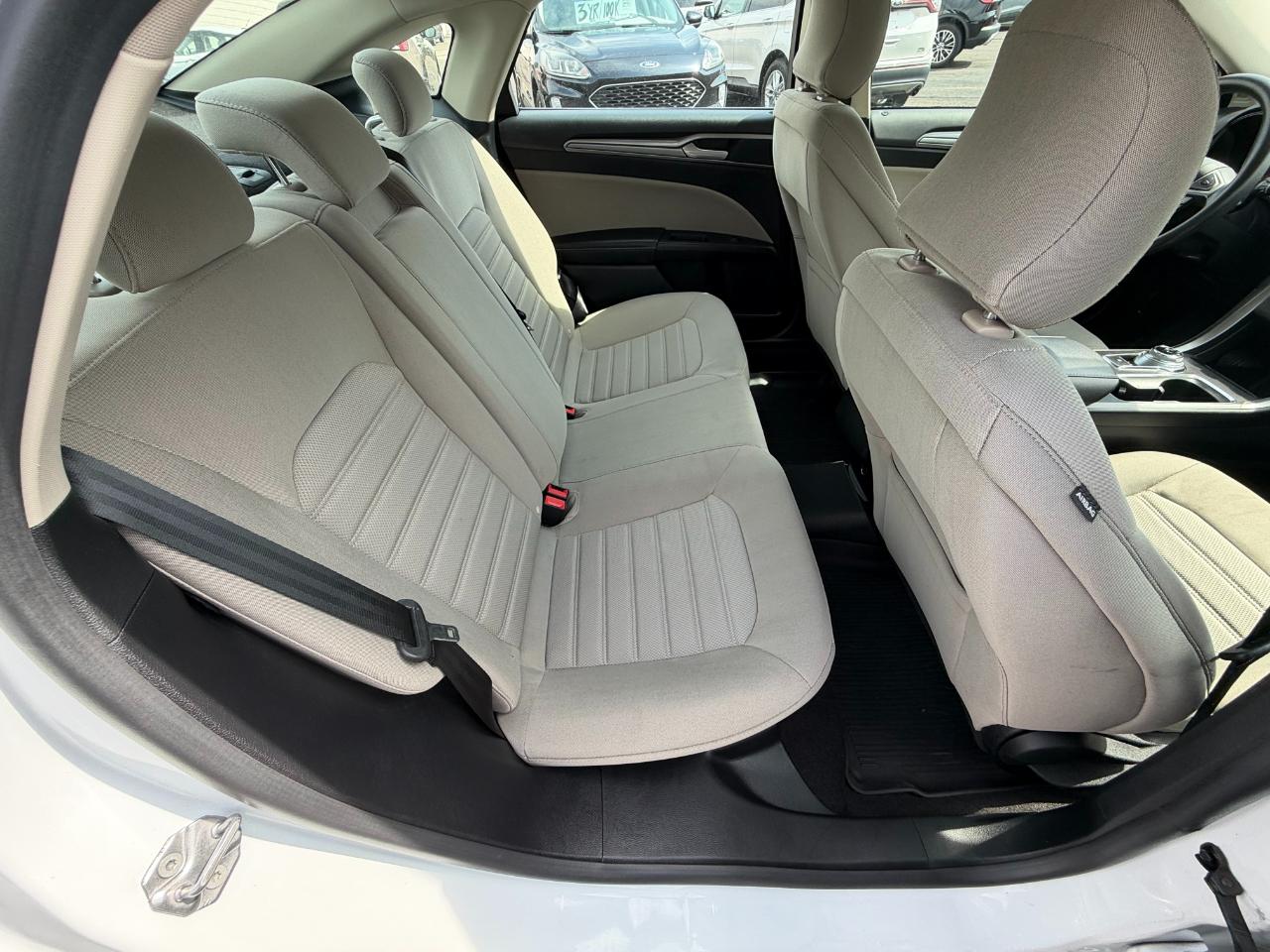 Ford Fusion S FWD 2019