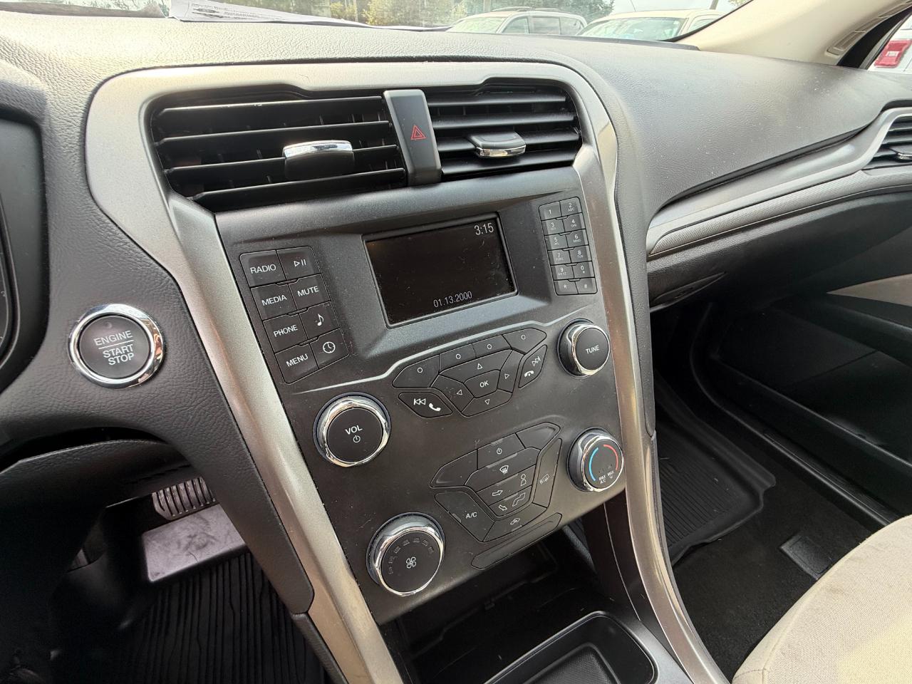 Ford Fusion S FWD 2019