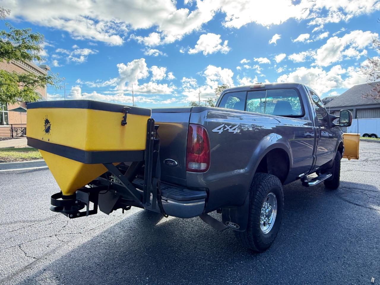 Ford Super Duty F-350 SRW  2004