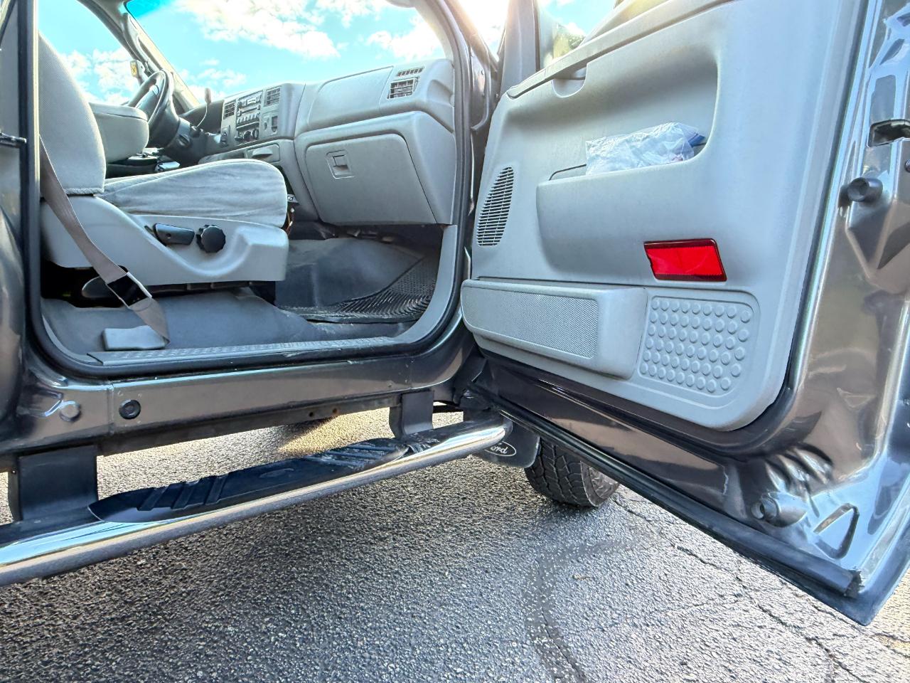 Ford Super Duty F-350 SRW  2004