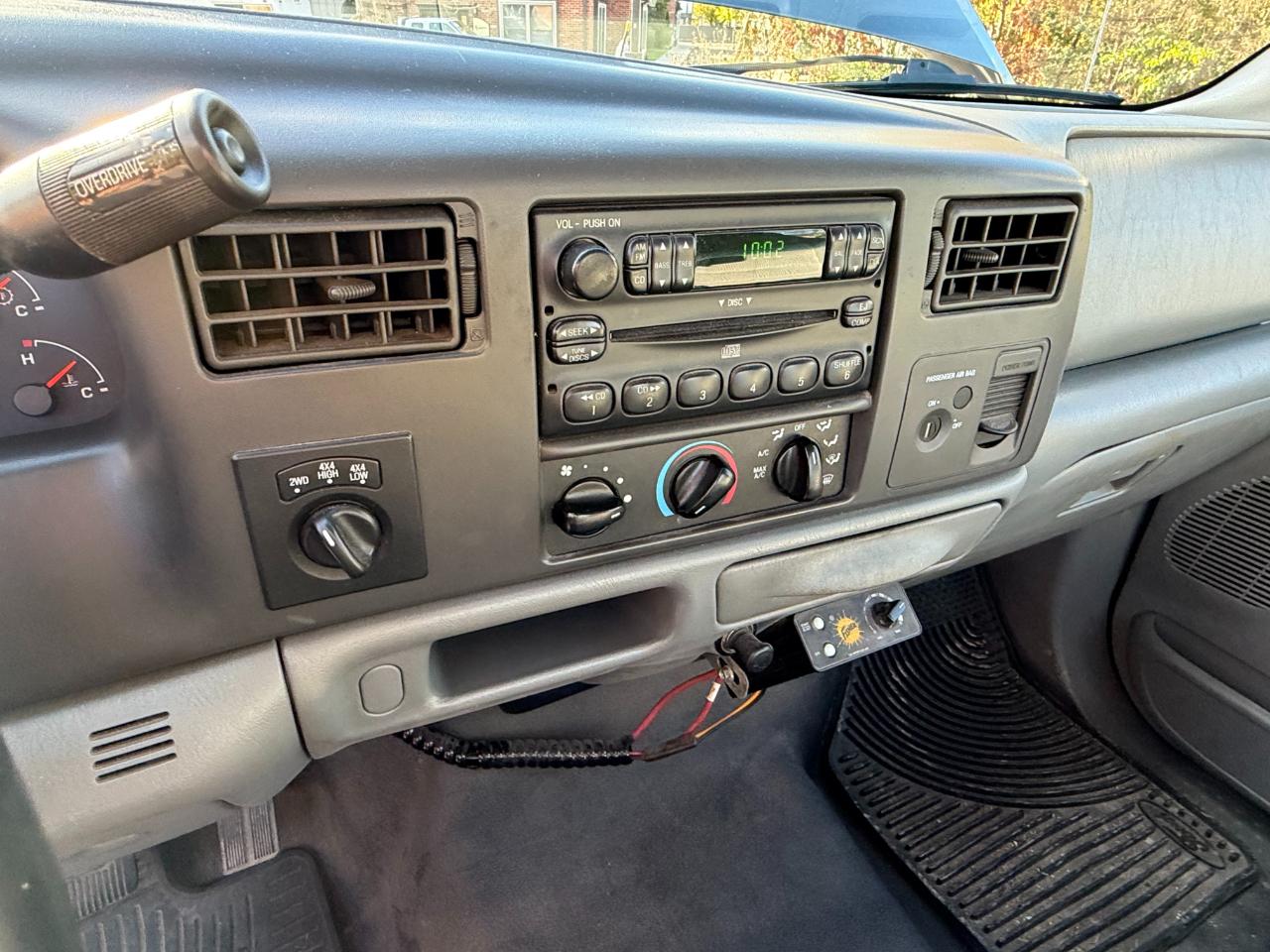 Ford Super Duty F-350 SRW  2004