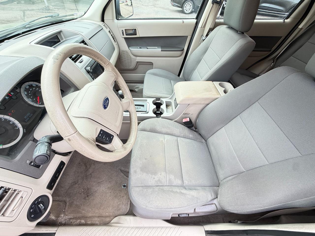 Ford Escape  2010