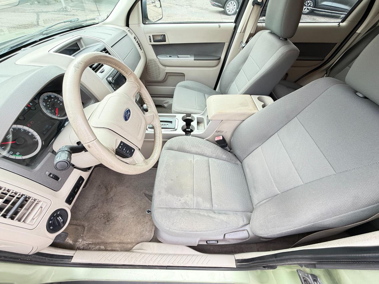 Ford Escape  2010