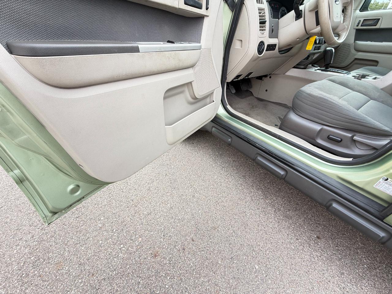 Ford Escape  2010