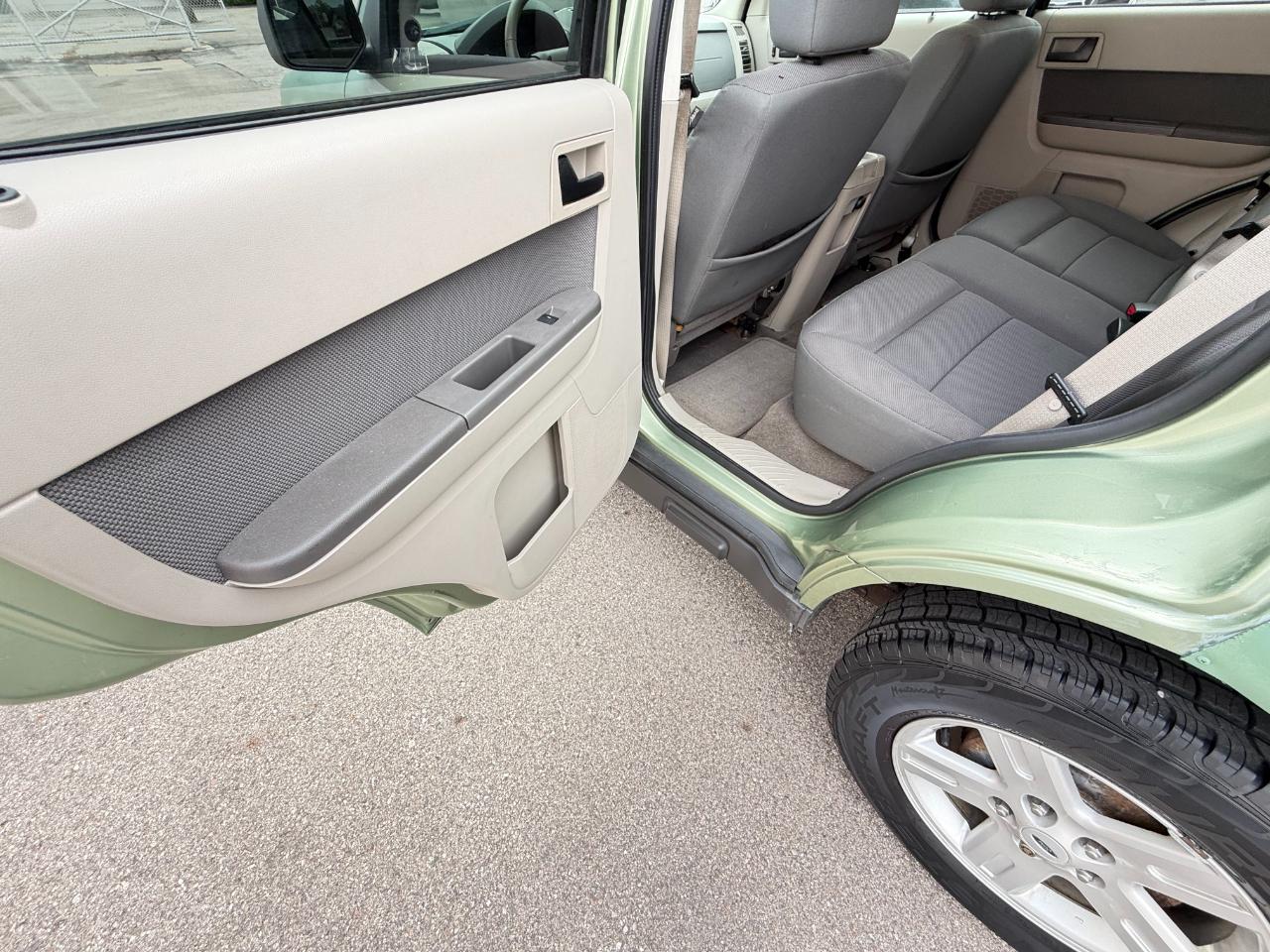 Ford Escape  2010