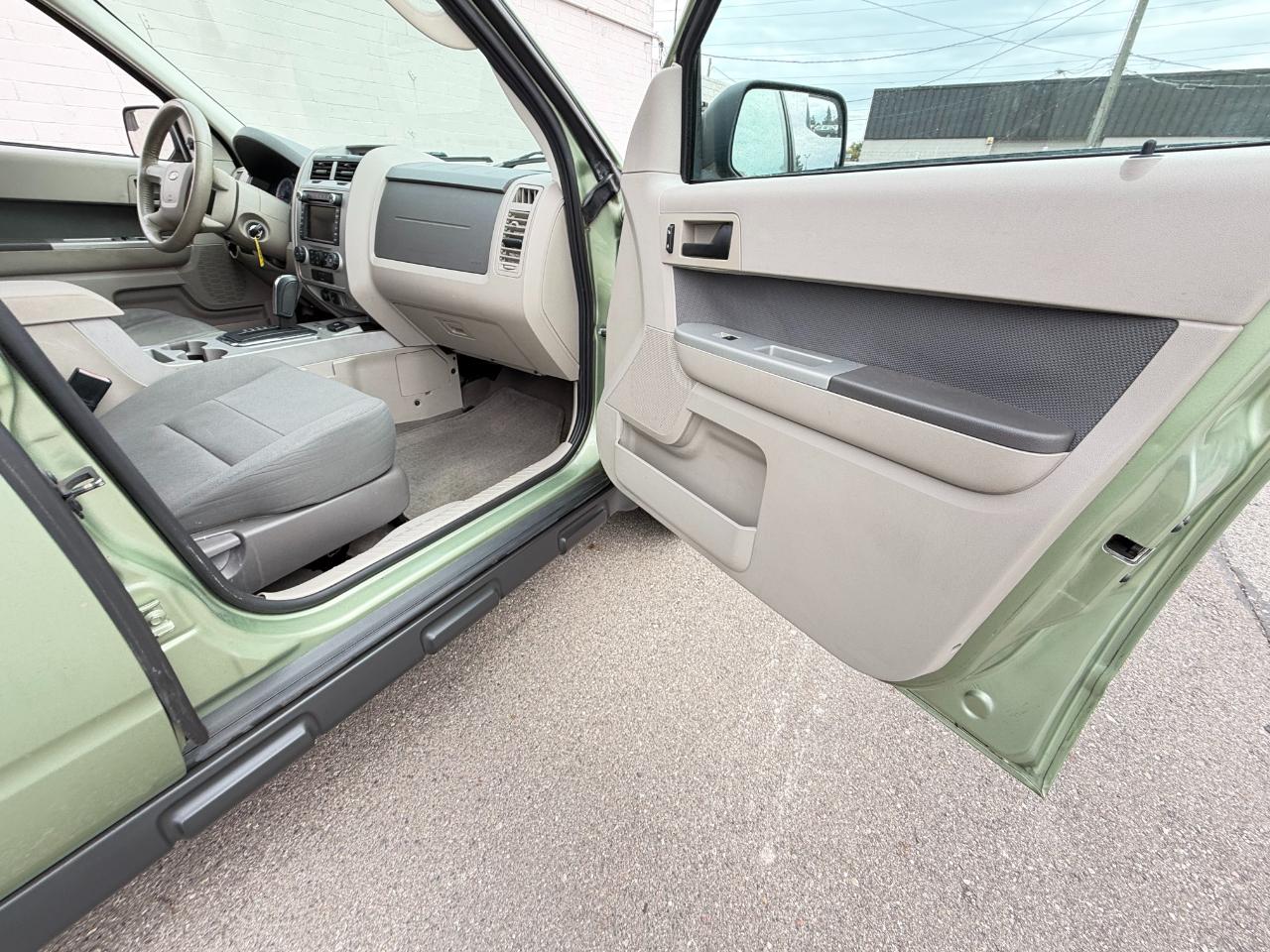 Ford Escape  2010