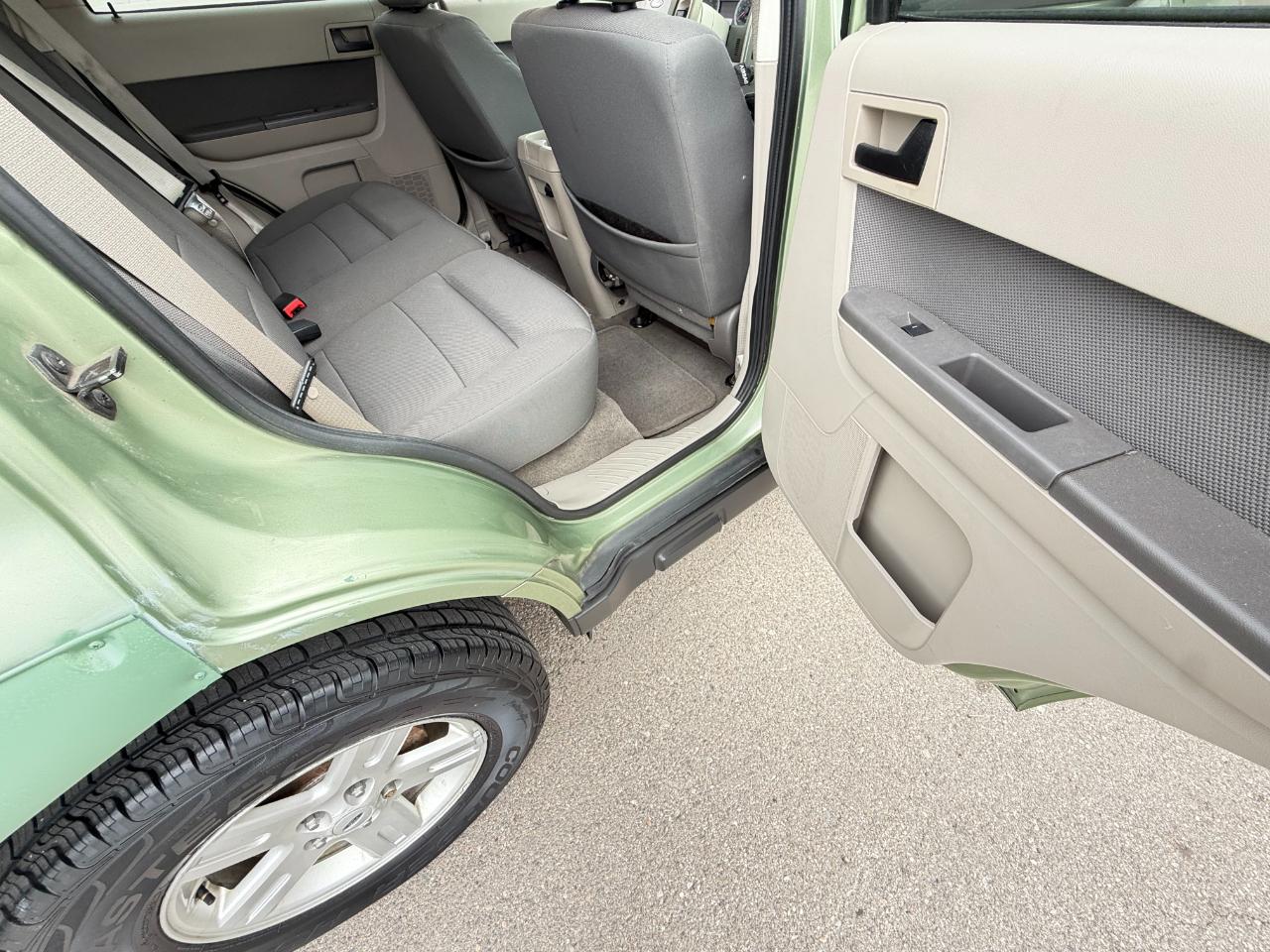 Ford Escape  2010