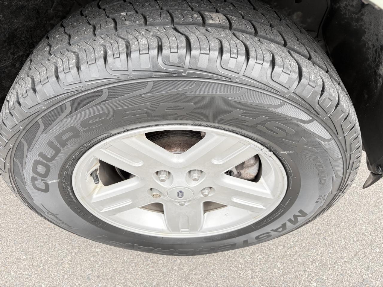 Ford Escape  2010