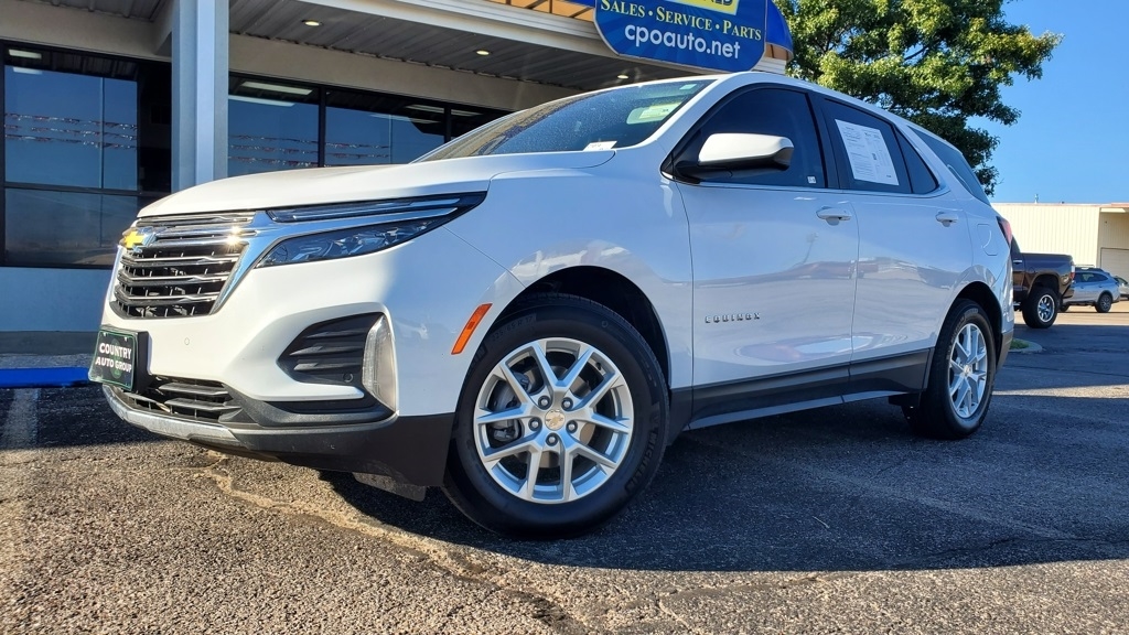 2024 Chevrolet Equinox LT photo 2