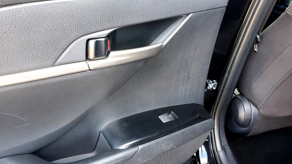 Toyota Camry Hybrid  2025