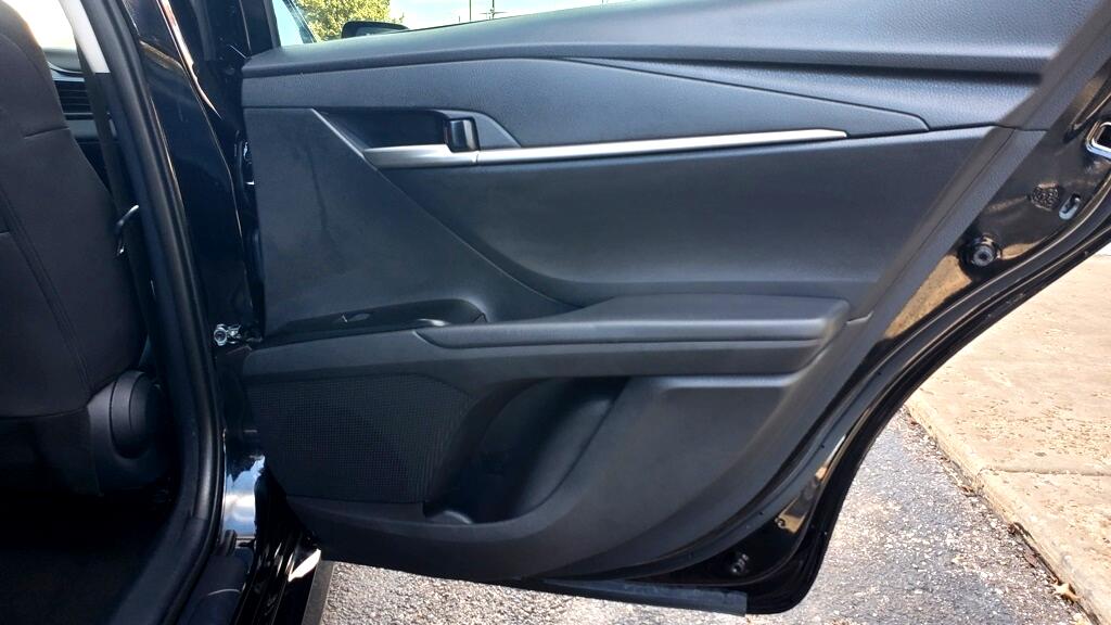 Toyota Camry Hybrid  2025