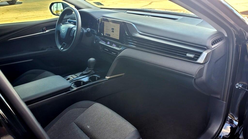 Toyota Camry Hybrid  2025