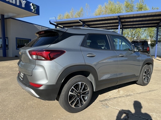 2025 Chevrolet Trailblazer LT photo 3