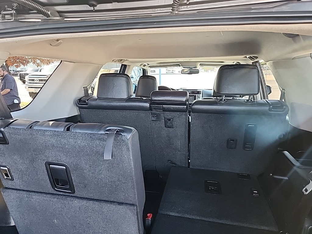 2016 Toyota 4Runner Limited photo 3