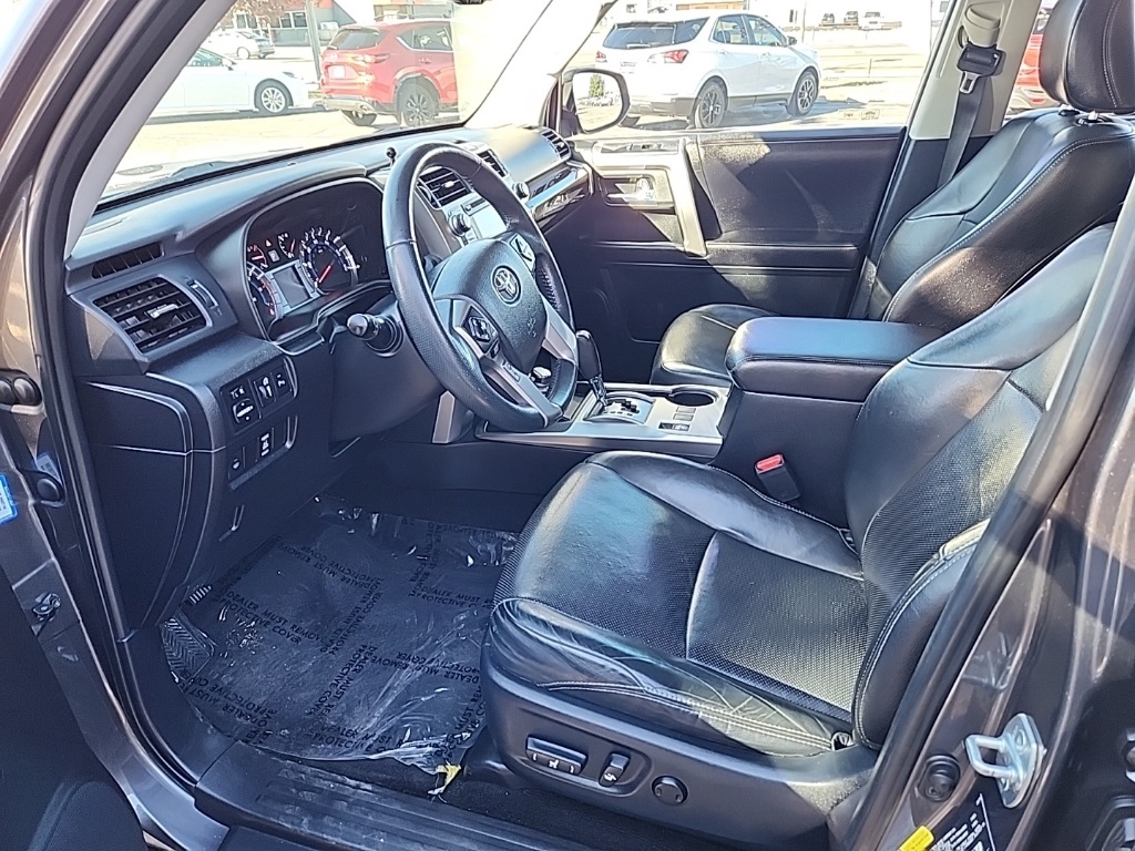 2016 Toyota 4Runner Limited photo 4