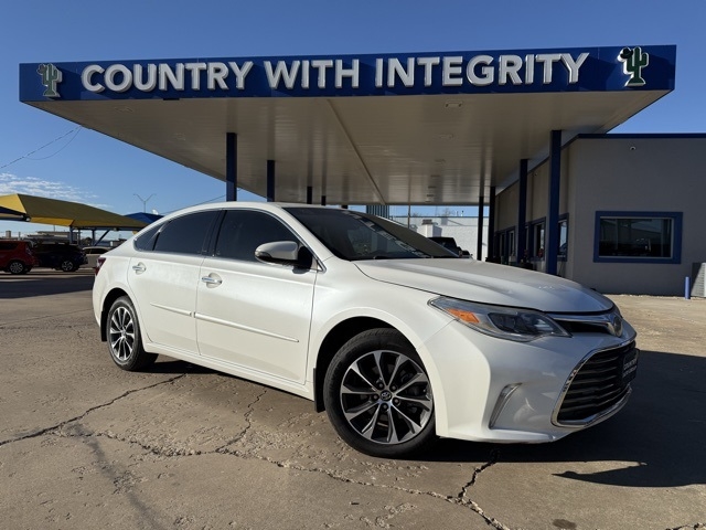 2018 Toyota Avalon XLE's photo