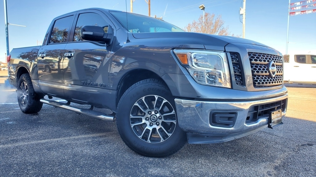 Nissan Titan  2019
