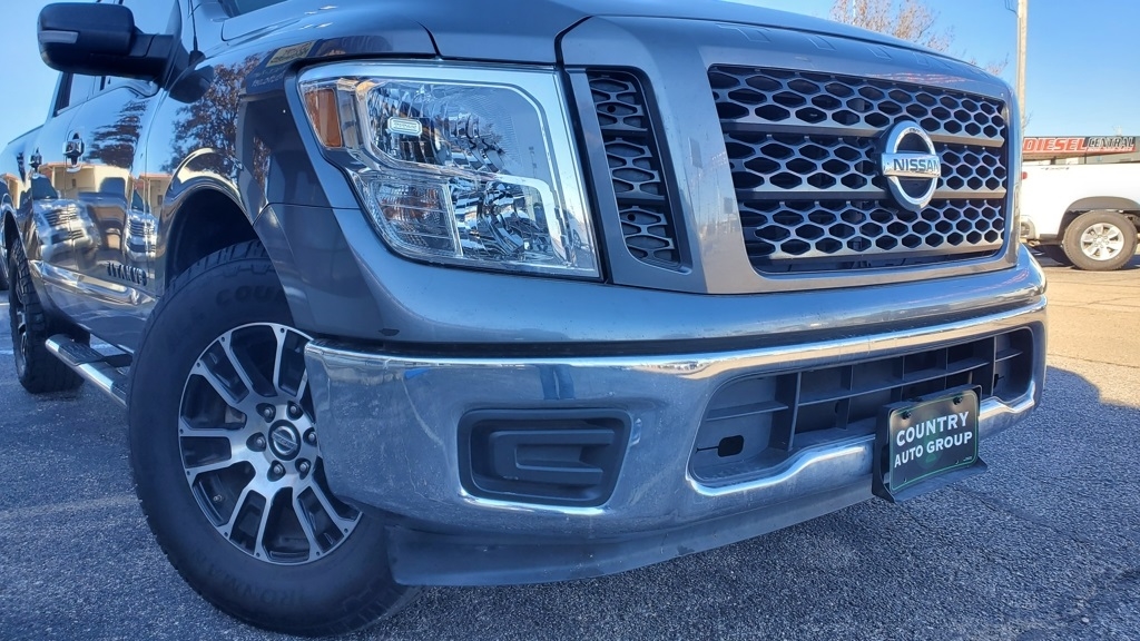 Nissan Titan  2019