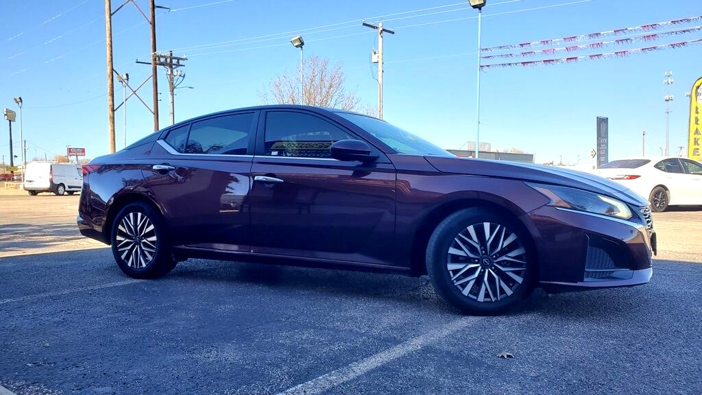 Nissan Altima  2023