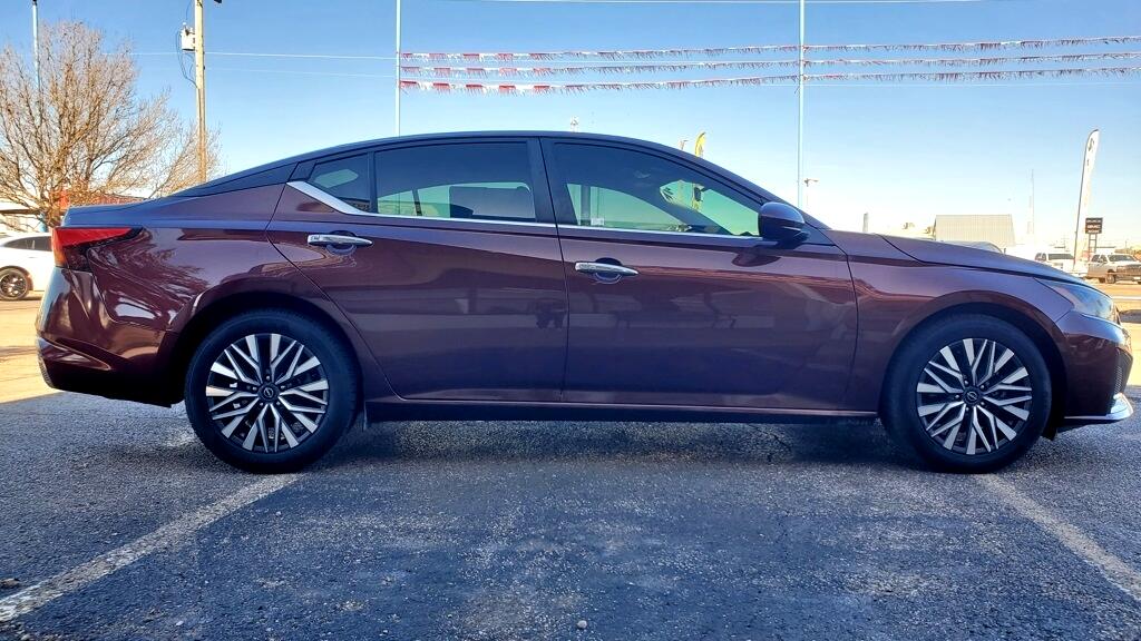 Nissan Altima  2023