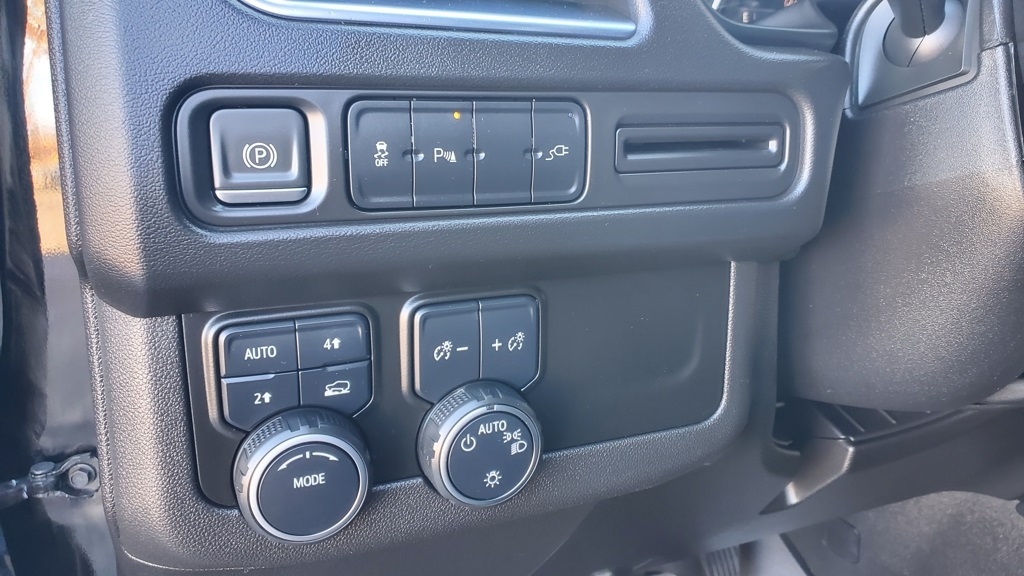 Chevrolet Tahoe  2021