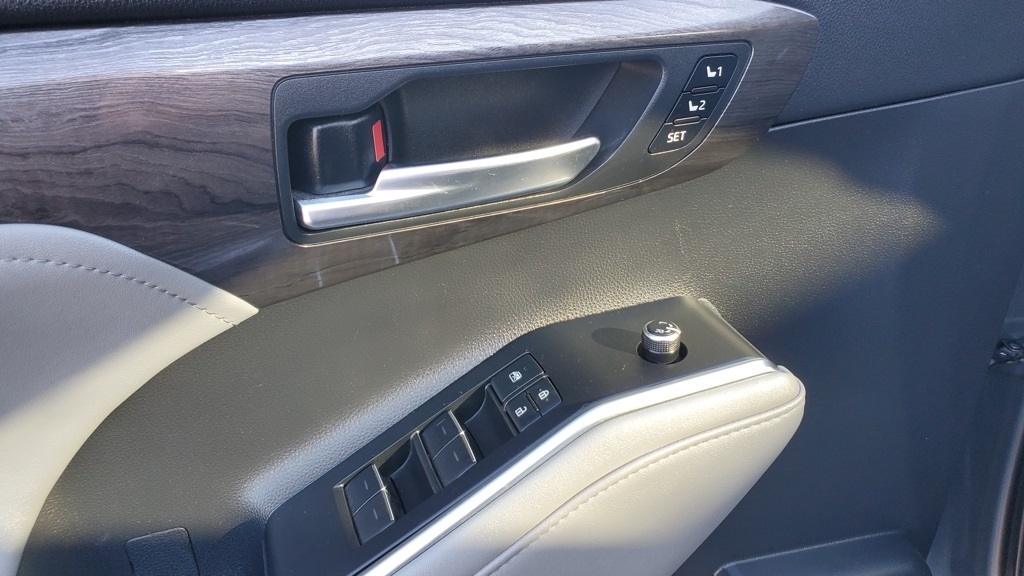 Toyota Highlander  2021