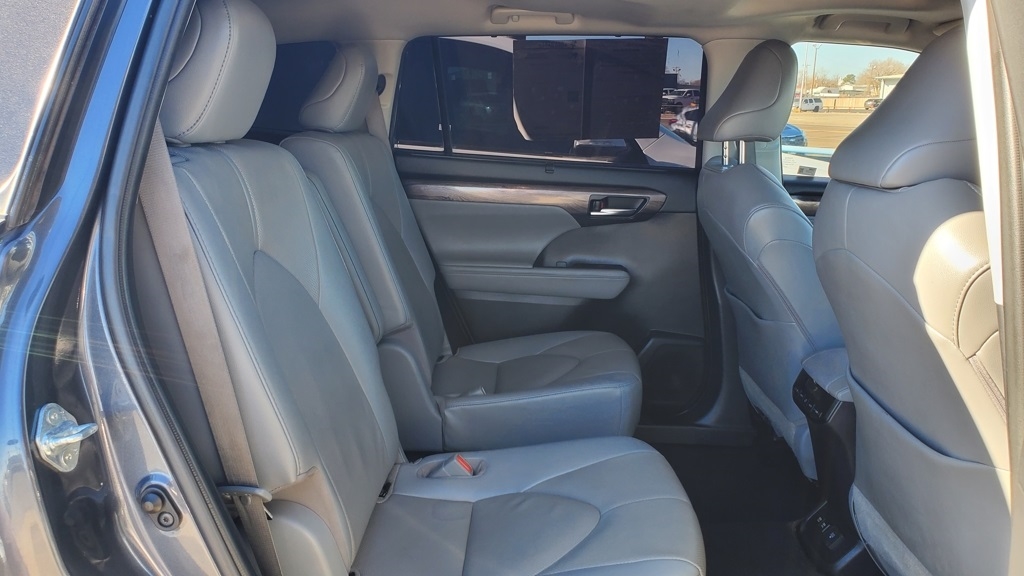 Toyota Highlander  2021